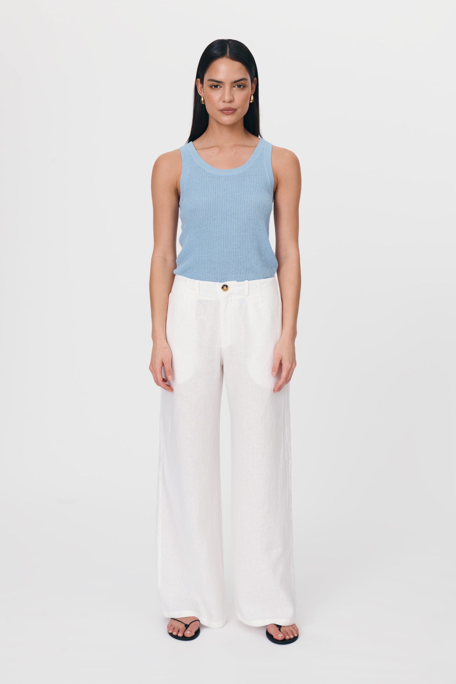 67.3,31.2,hubert-knit-tank-sky-blue,-1,0|67,91.8,lepto-flip-flops-black-leather,-1,-1|