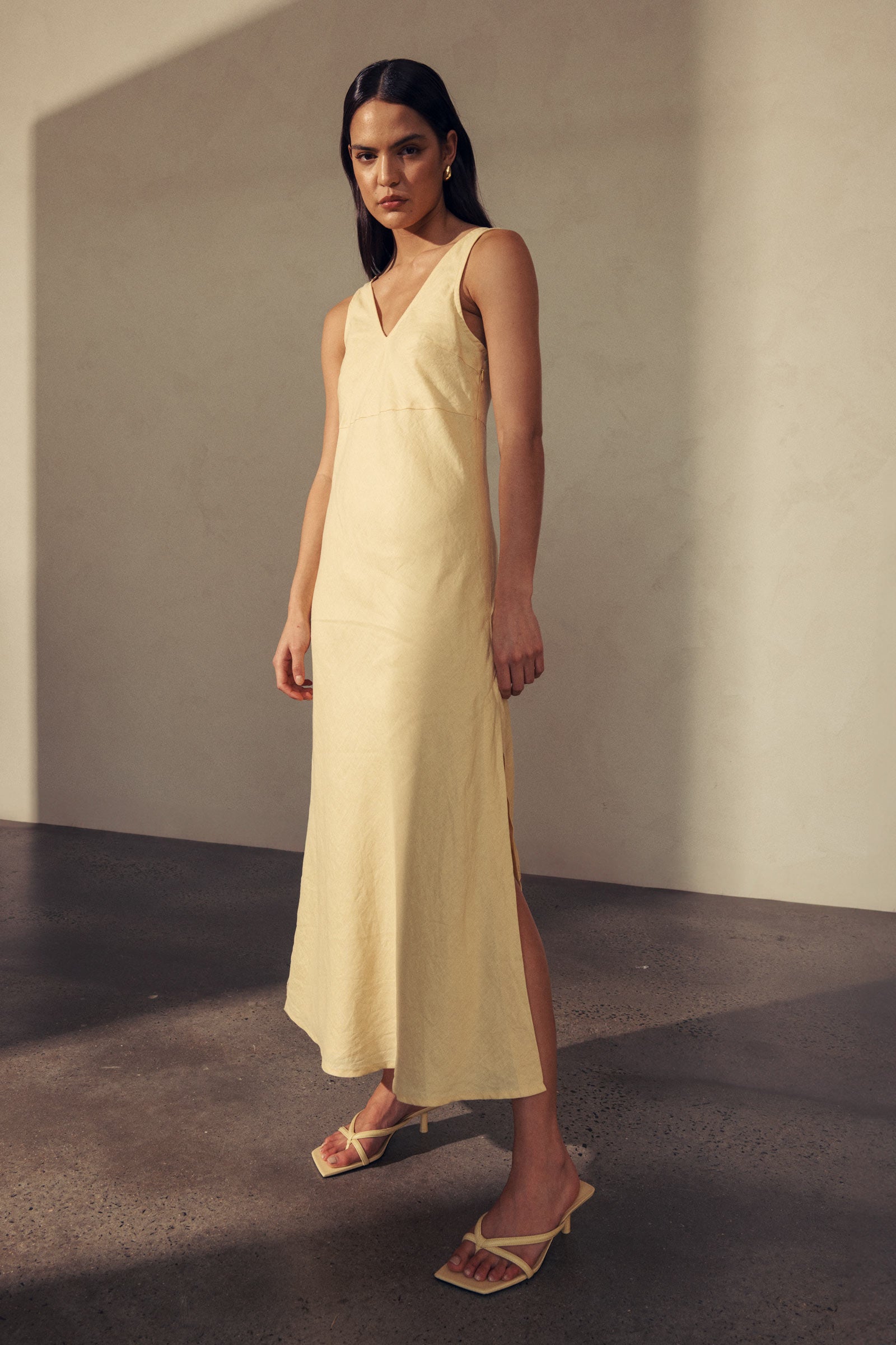 Regina Linen Maxi Dress